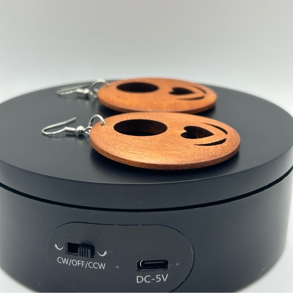 Artisan Crafted - Wooden Heart Cutout Earrings - Picture 4 of 10